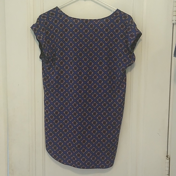 Express Patterned Blouse - Picture 2 of 2